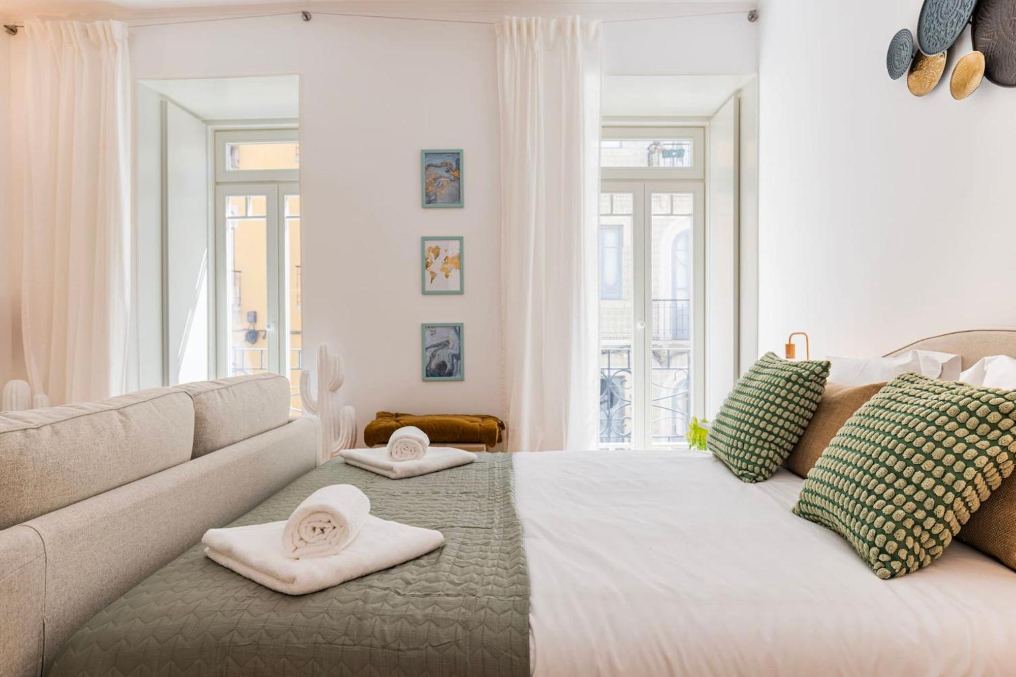 Cozy Hideout I By Innkeeper Lisbon